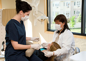 Du học Canada – Phụ tá Nha khoa (Dental Assisting) - Douglas College